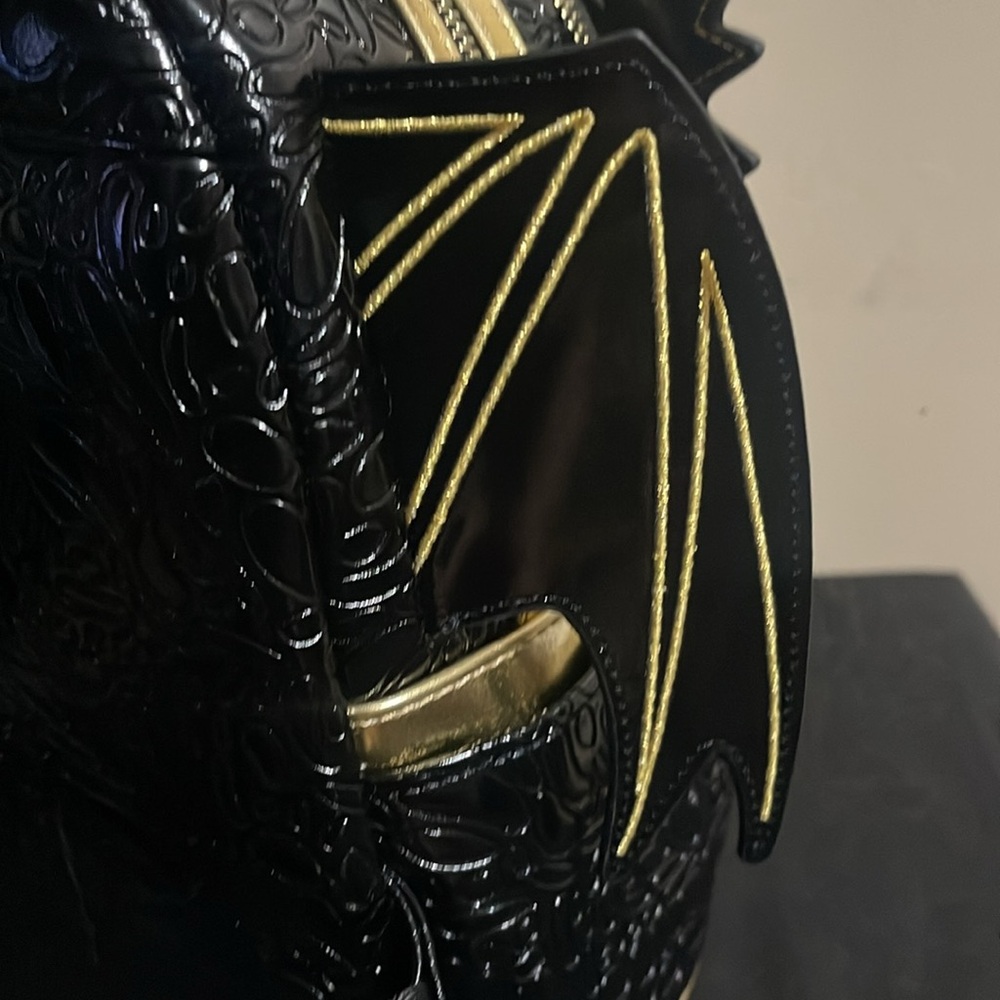 LOUNGEFLY NEW BLACK & GOLD DRAGON BACKPACK/BAG - Picture 6 of 6